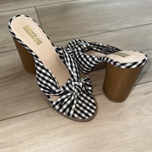 VGUC Qupid Brand Gingham Print Knit Open Toe Slip on Sandals Heels Size 7.5